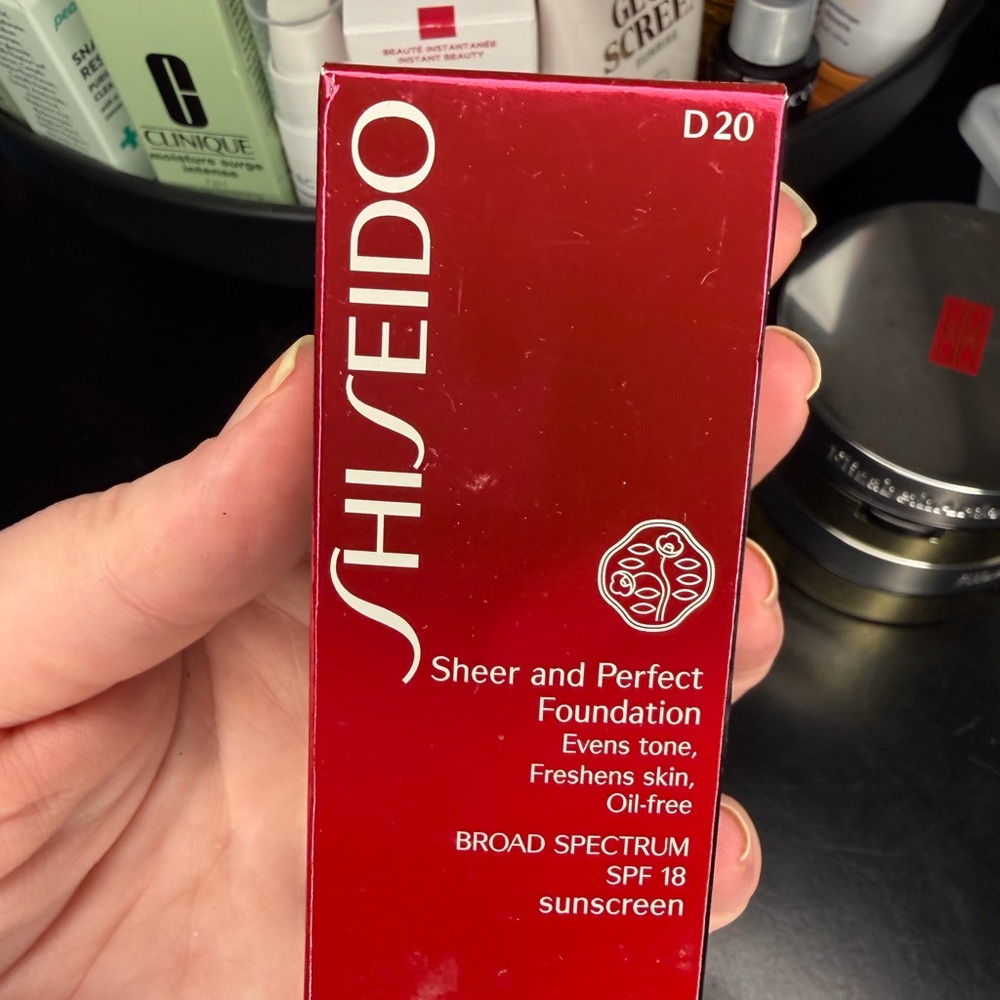 Shiseido Sheer and Perfect Foundation - D20